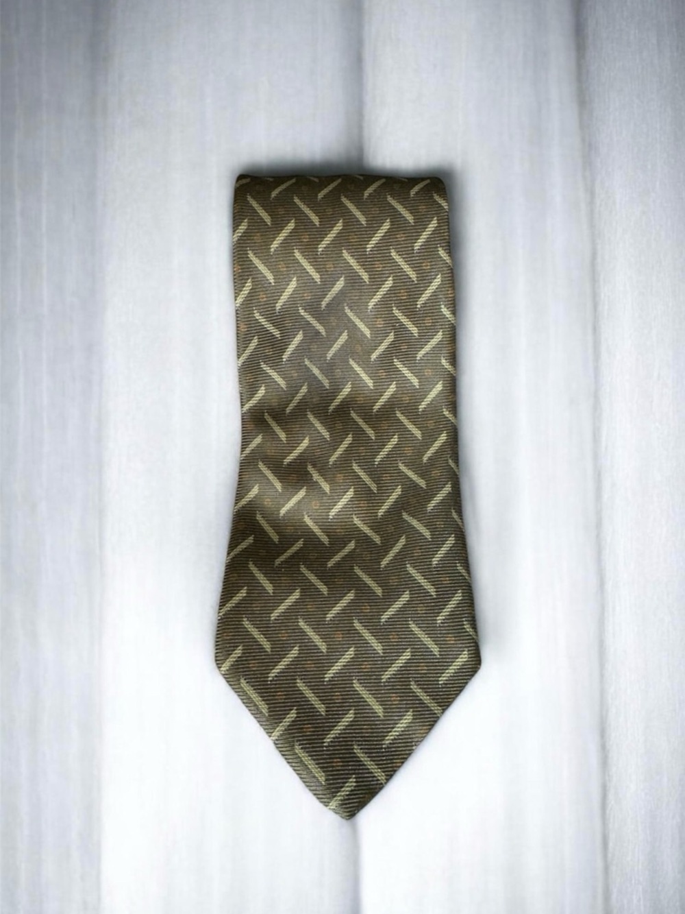 Vintage BARNEYS New York Made In Italy 100% Silk Olive Green Geometric NeckTie